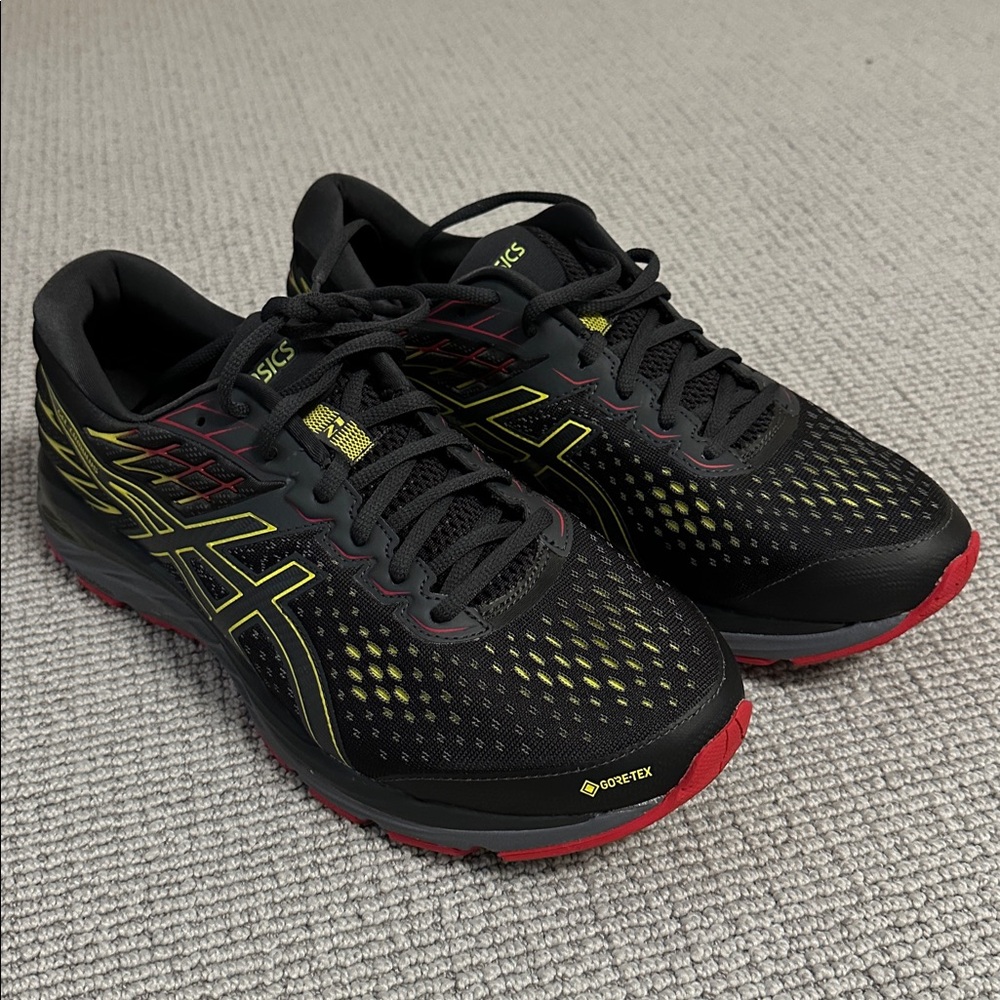 Men’s ASICS Gel-Cumulus 22 MK in Carrier Grey and Black, Size 11, worn once